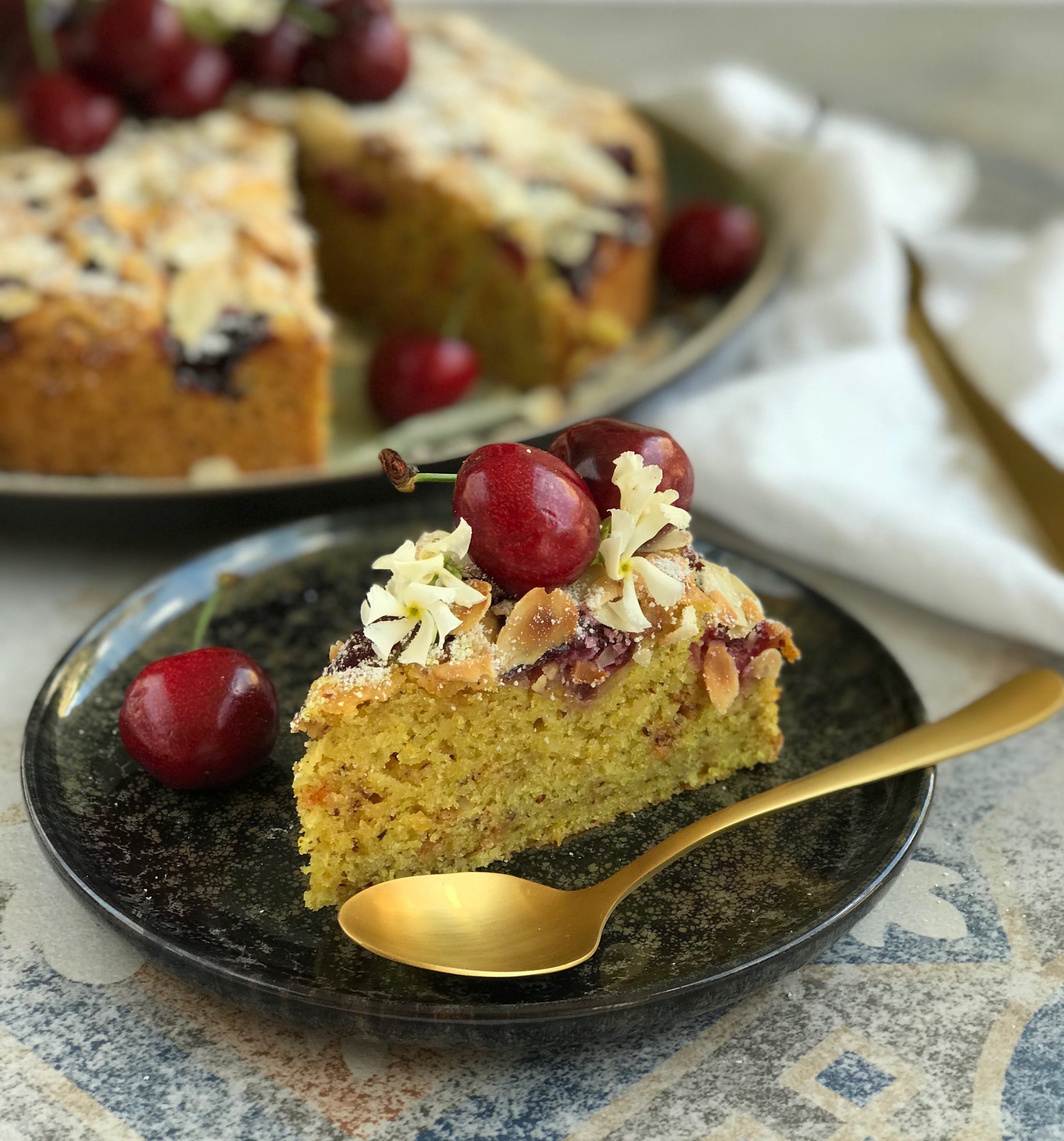 Vegan_cherries_yogurt_lemon_cake